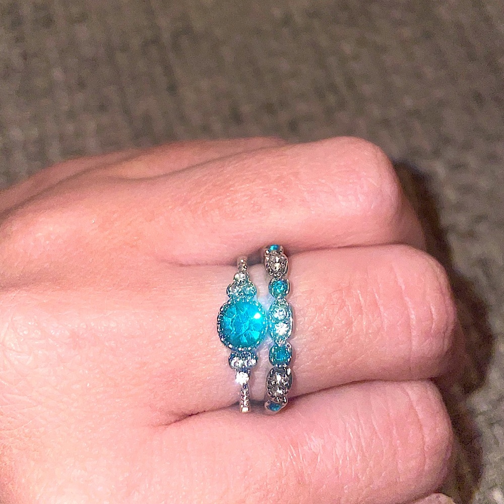 Light Blue Rhinestone Ring Set. NWOT - Picture 4 of 5